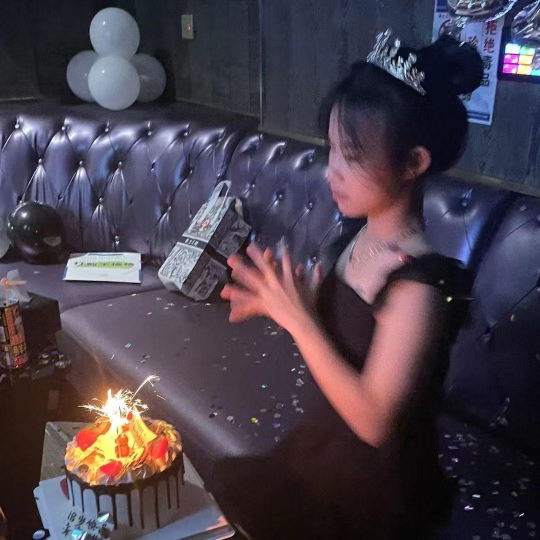 广东性感母蟑螂.