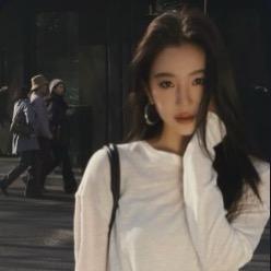 LiLi李慧儿- 穿搭优选