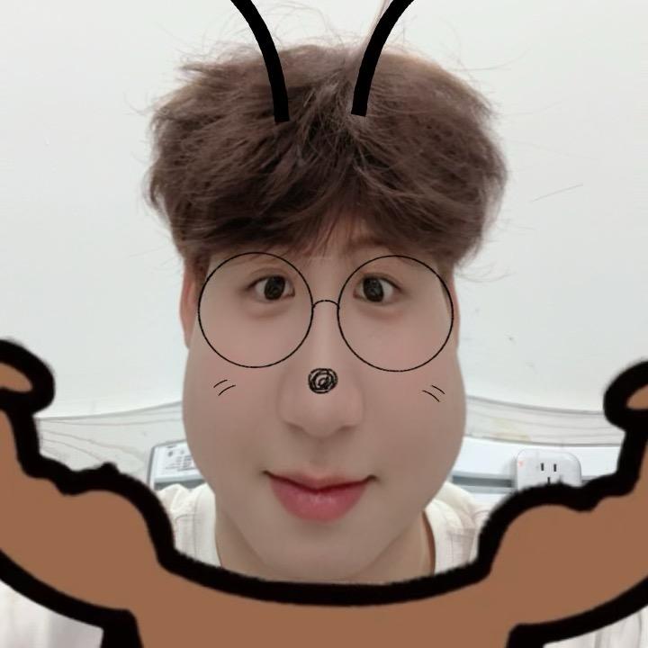 孟云.