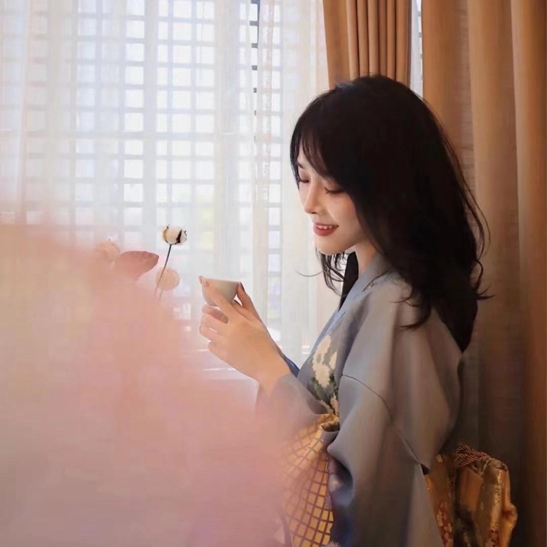 🎈 广州这个女生超会画眉毛