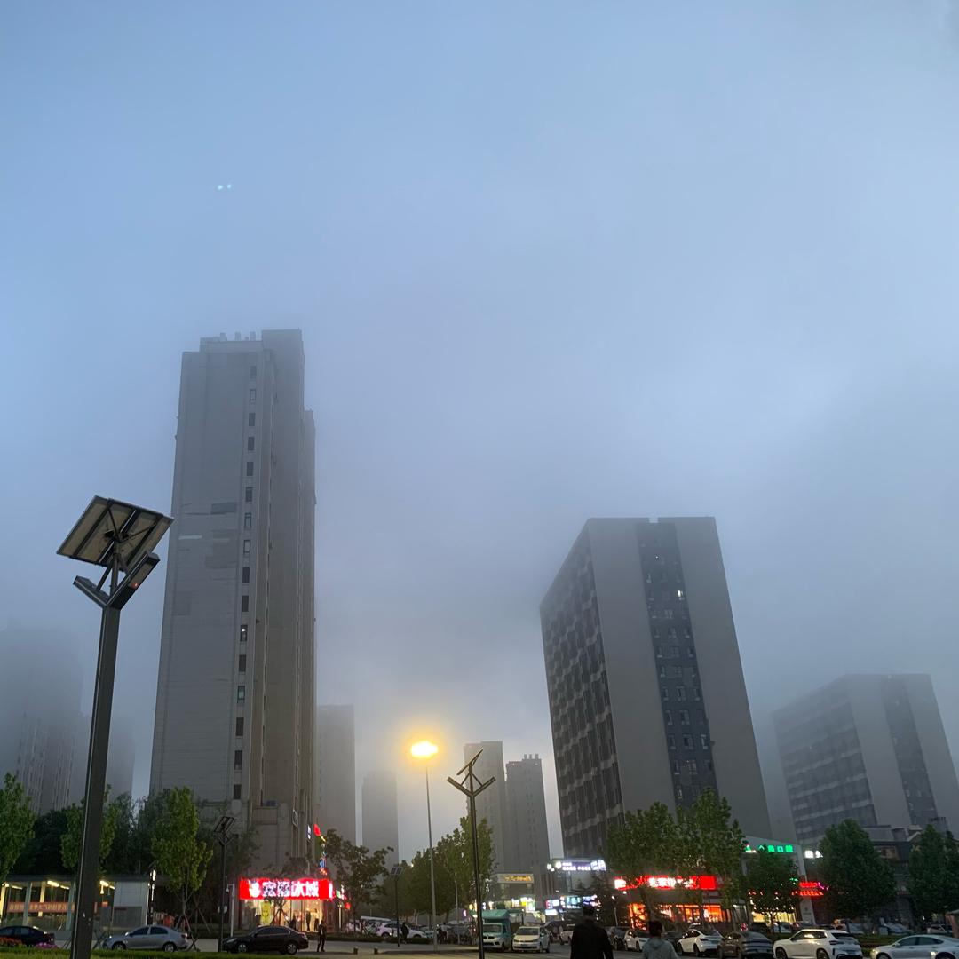 厦门市湖里区衣艾多拉服装店