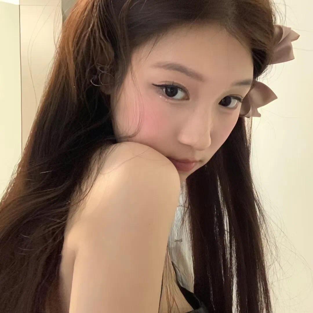 小邓甜甜_