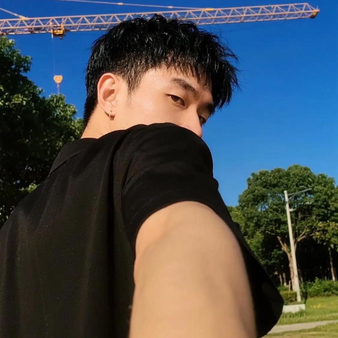 《阿阳》🎶🎤🎤🎸