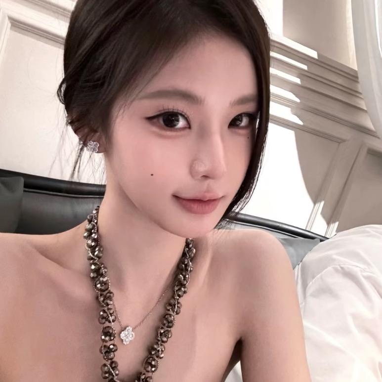 李小美.