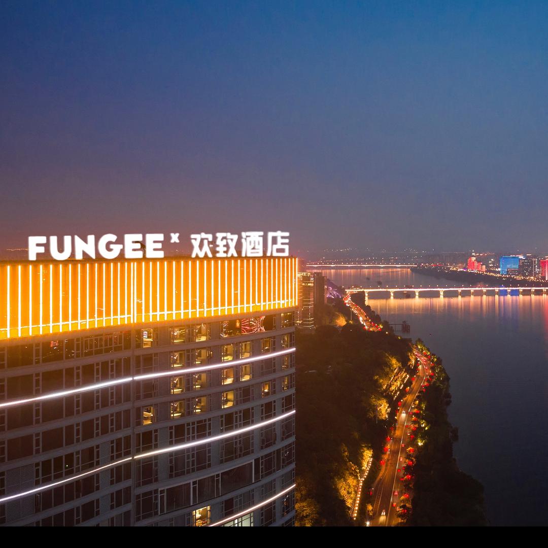 FunGee X 欢致江景酒店