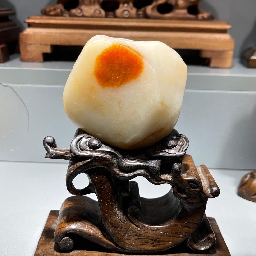 问山彩玉