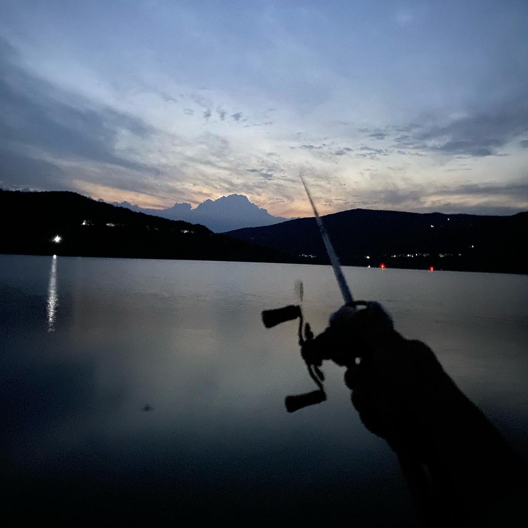 千山难越