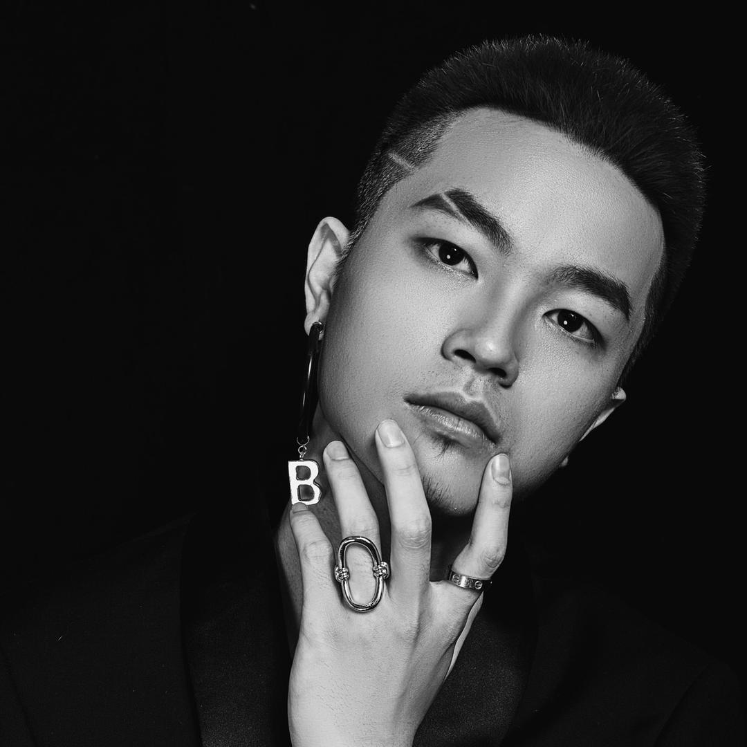 哇色 Salon 小豪