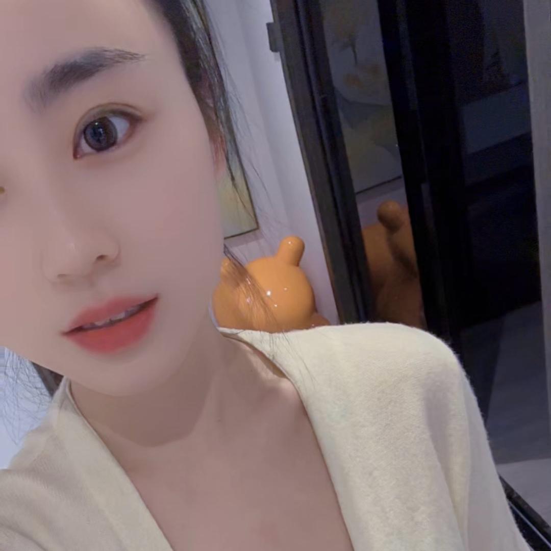 烟花美了，天空残了