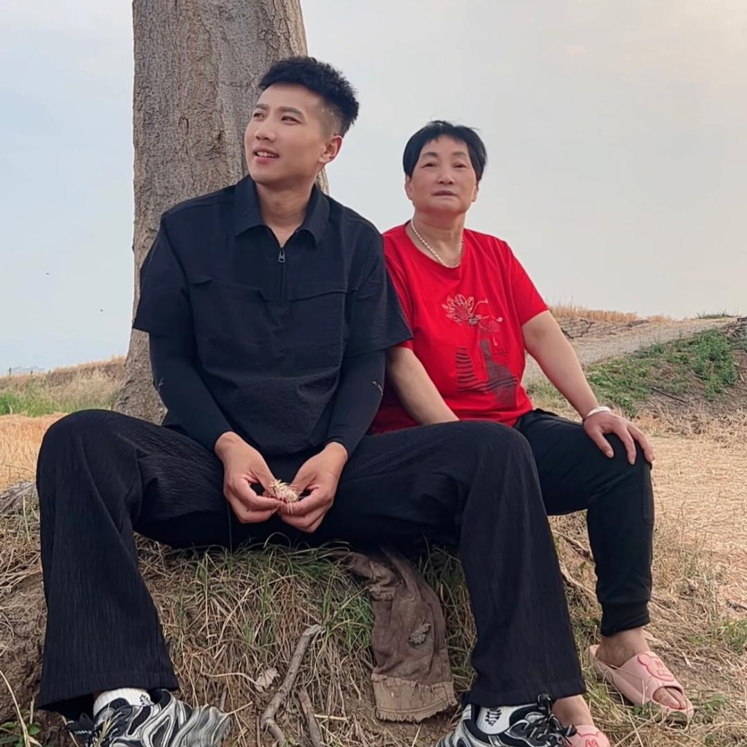 开心果（砥砺前行)