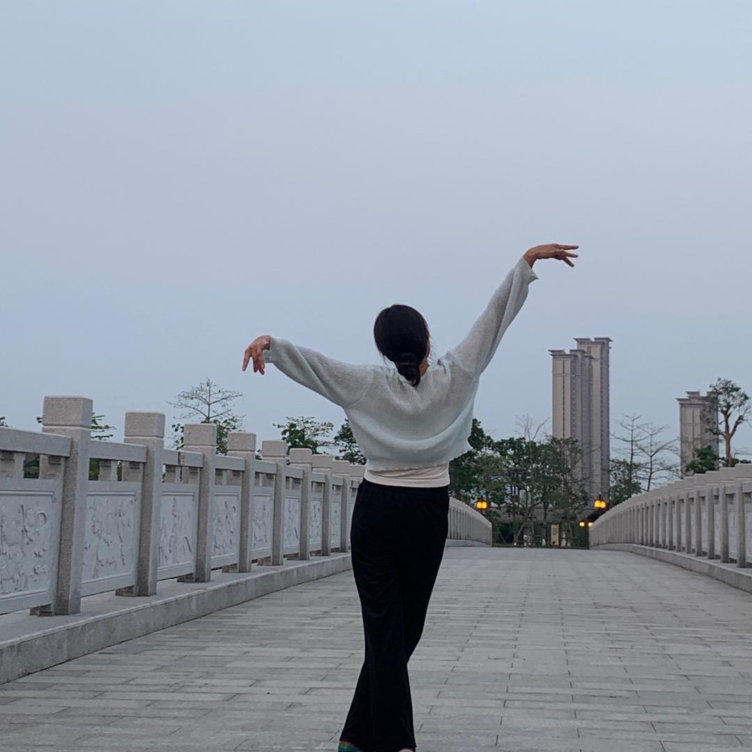 夜来香贵州特色烙锅烧烤小龙虾官方号