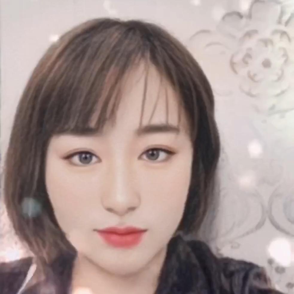 努力发光的娜娜子