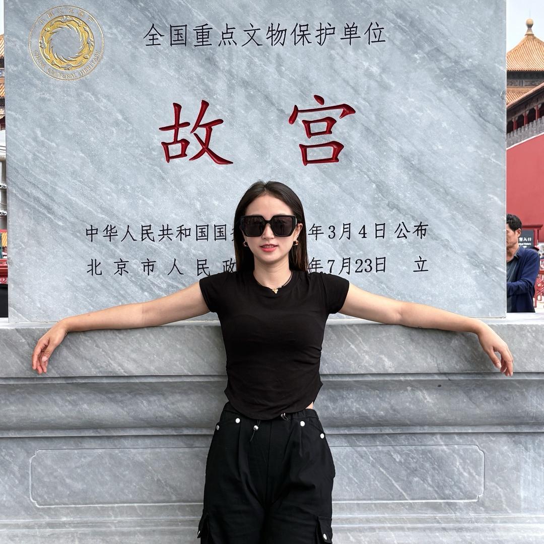 梁平娜娜