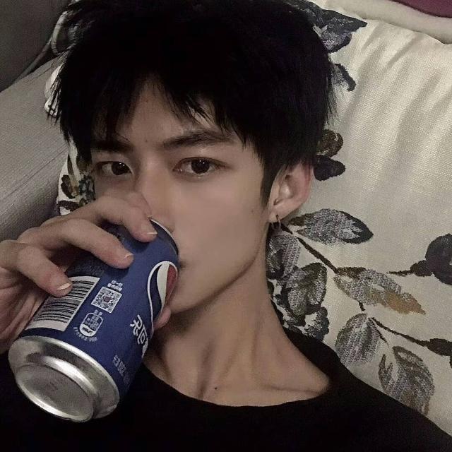 你看我几分像从前