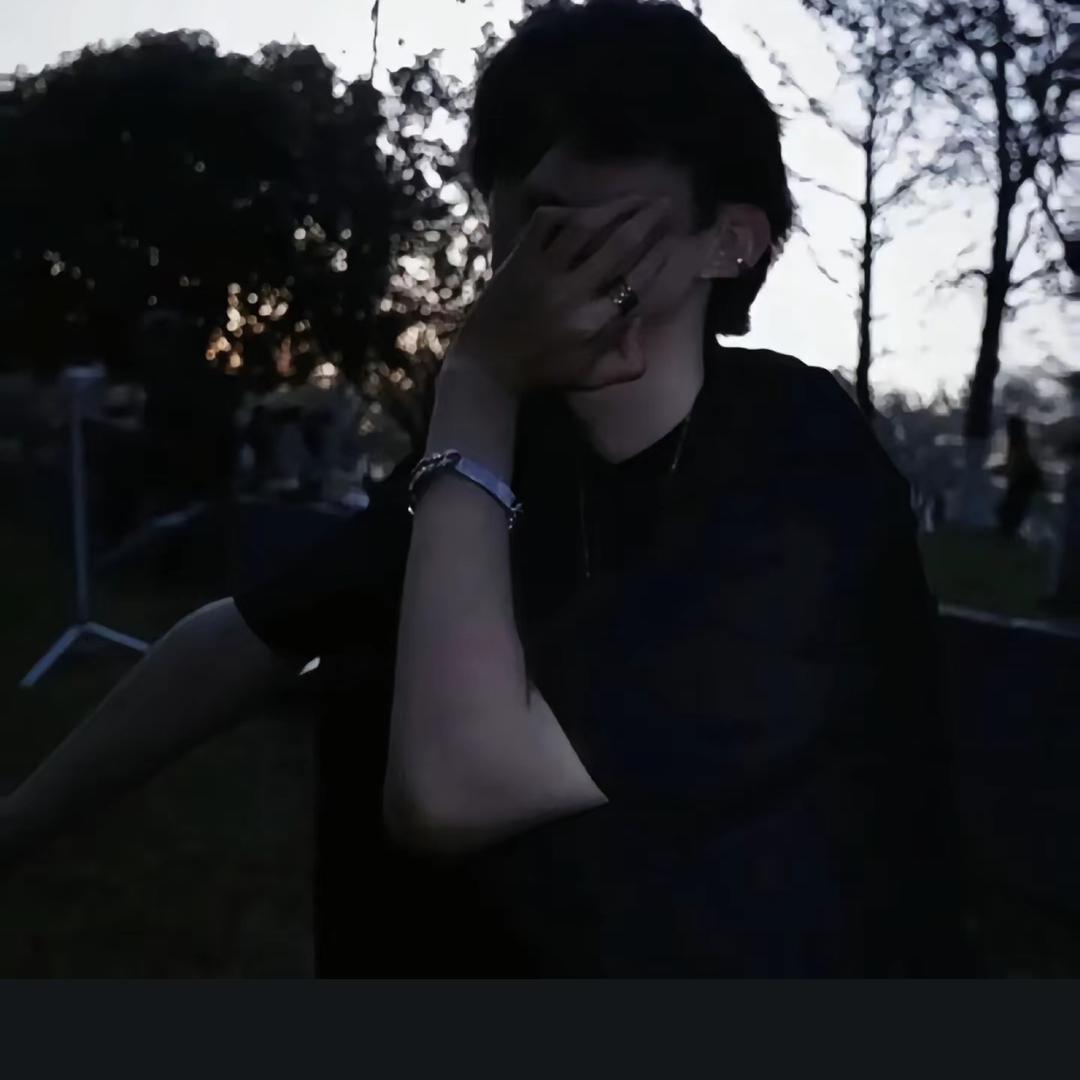 伤心的粉色麻辣烫