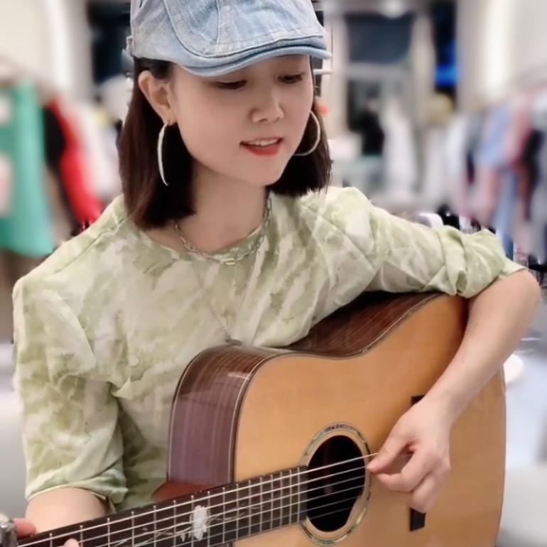 乱弹琴的彬姐🎸