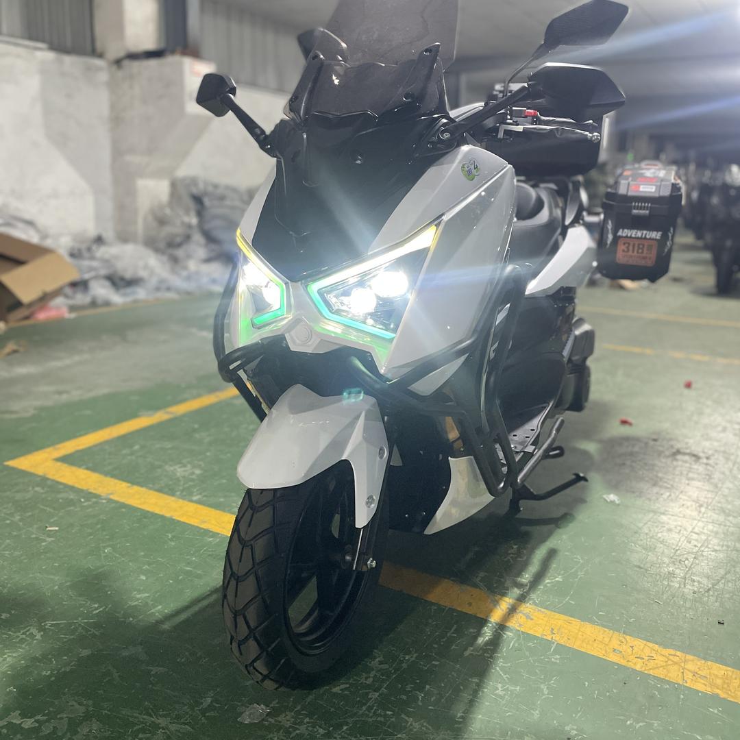 军鸿机车