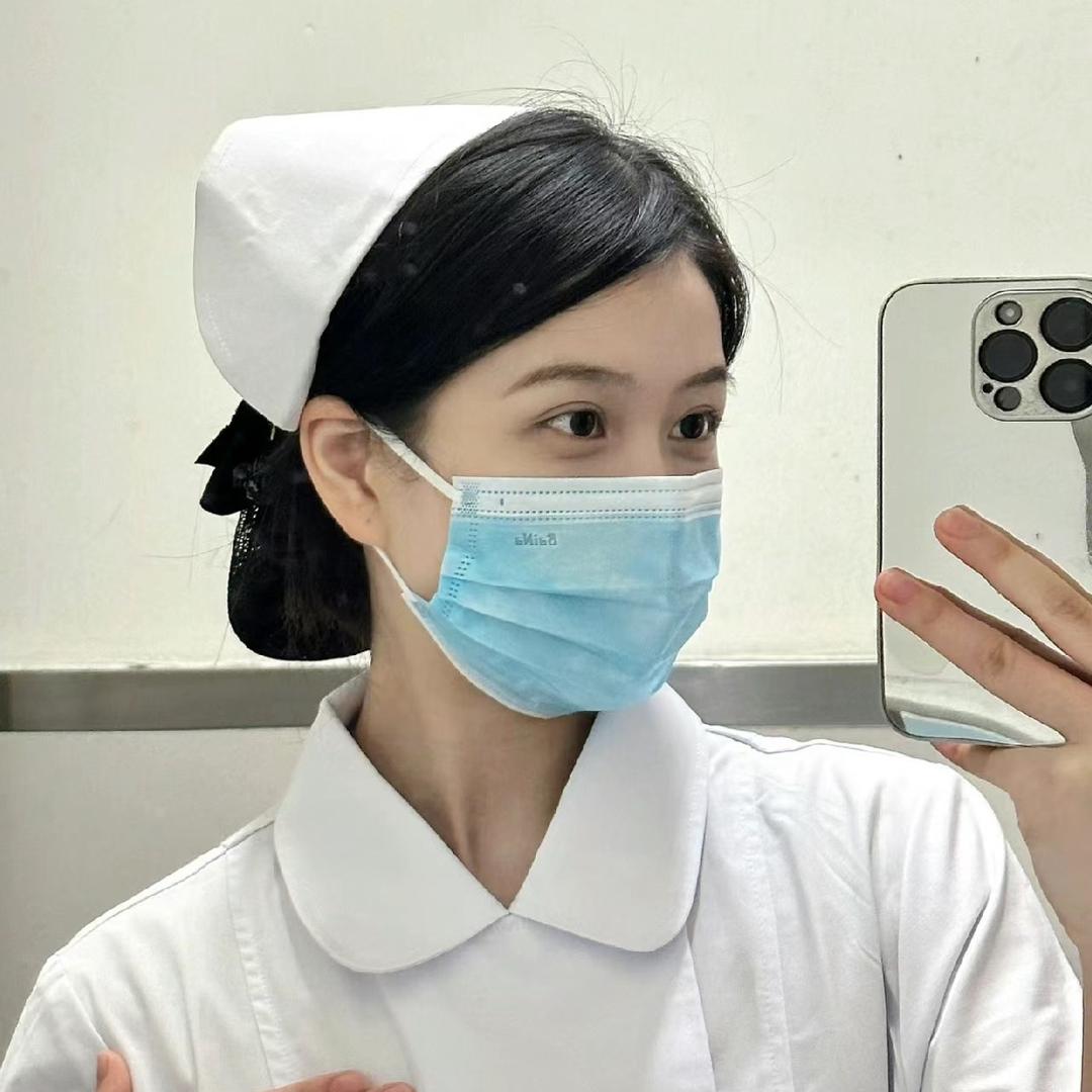护士伊伊