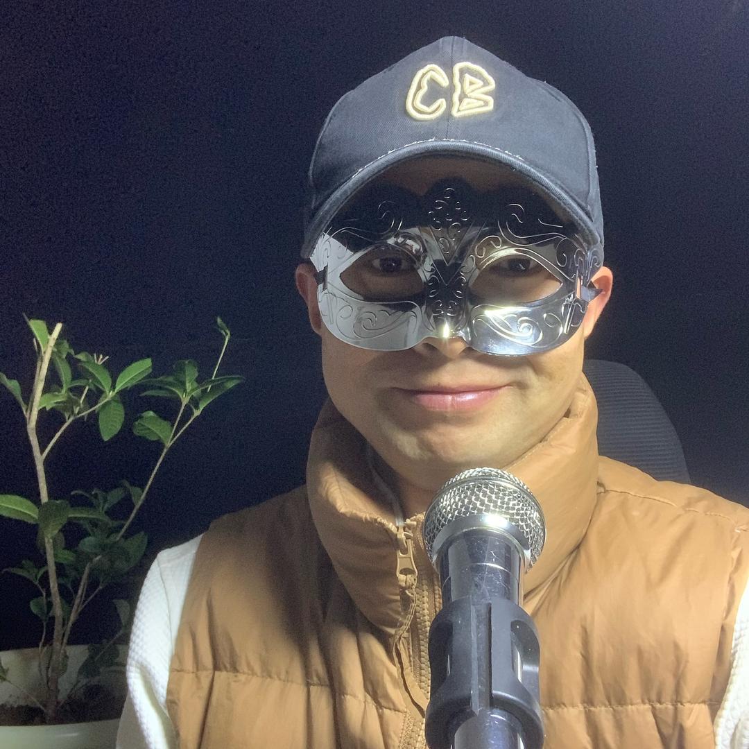 啊彪，🎤[草根喜欢唱歌]