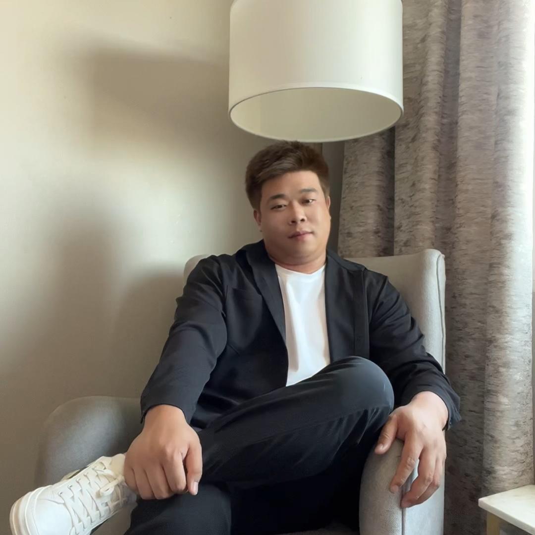 飞弟，在美国