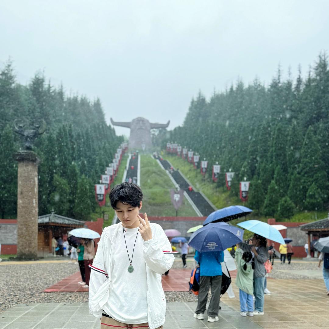 Damon呆萌