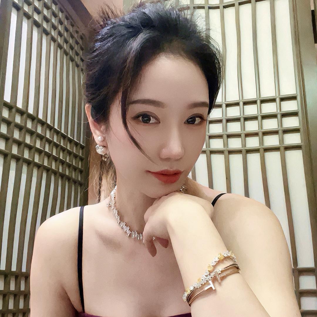Fiona3210