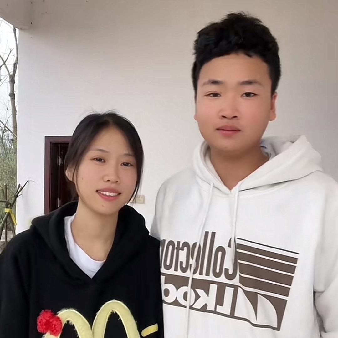 王霞女儿