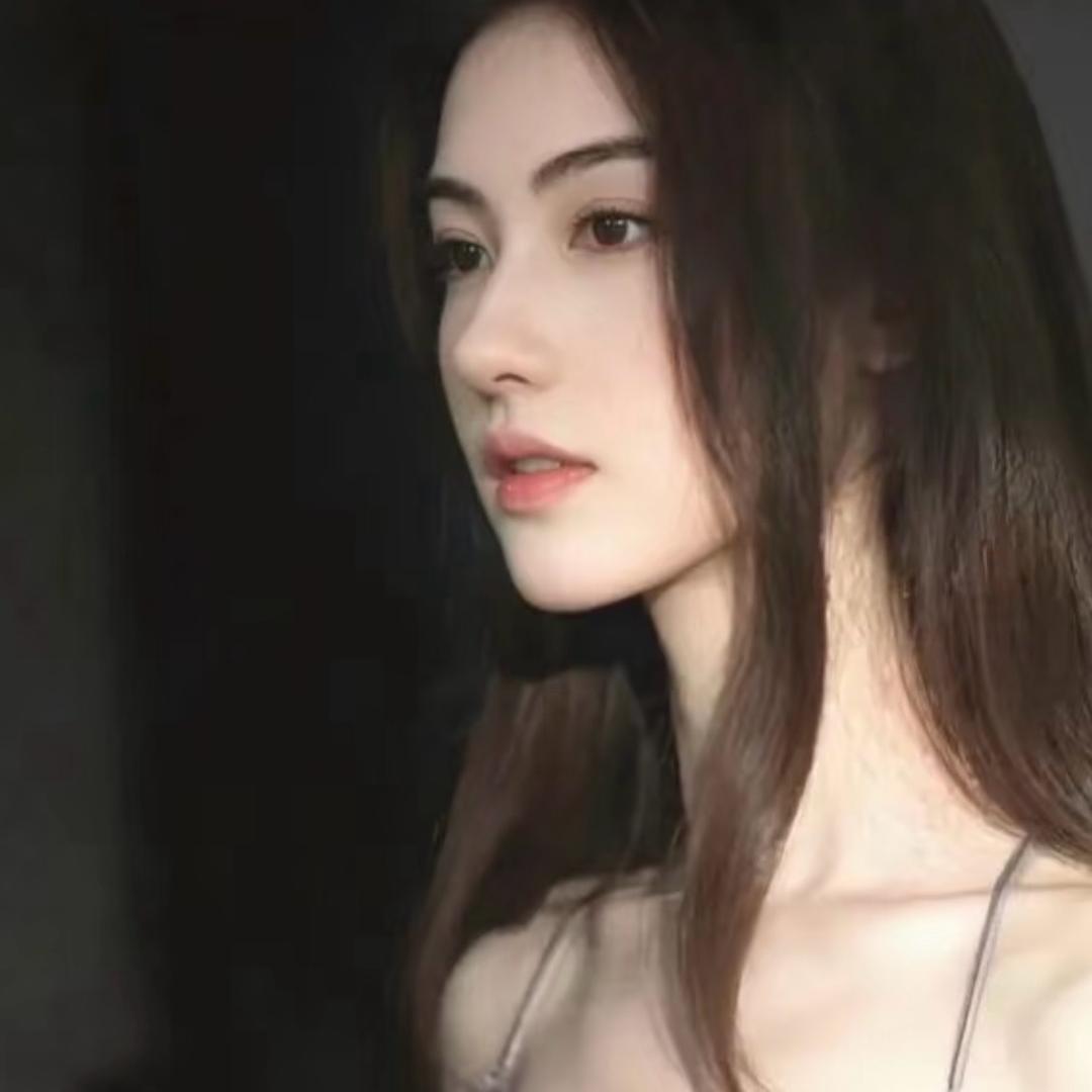 注意看 这个女人叫小美