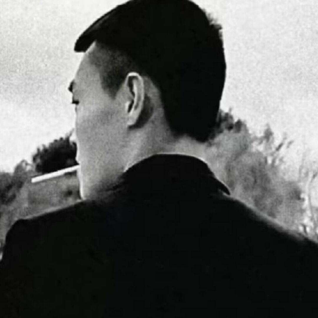 肖肖.