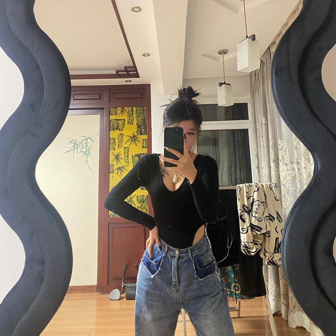 不⁴辣妹好烦꒦ິ ^꒦ີ