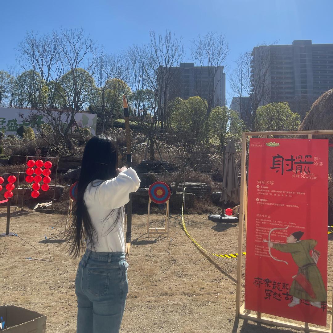 吹着风扇吃泡面
