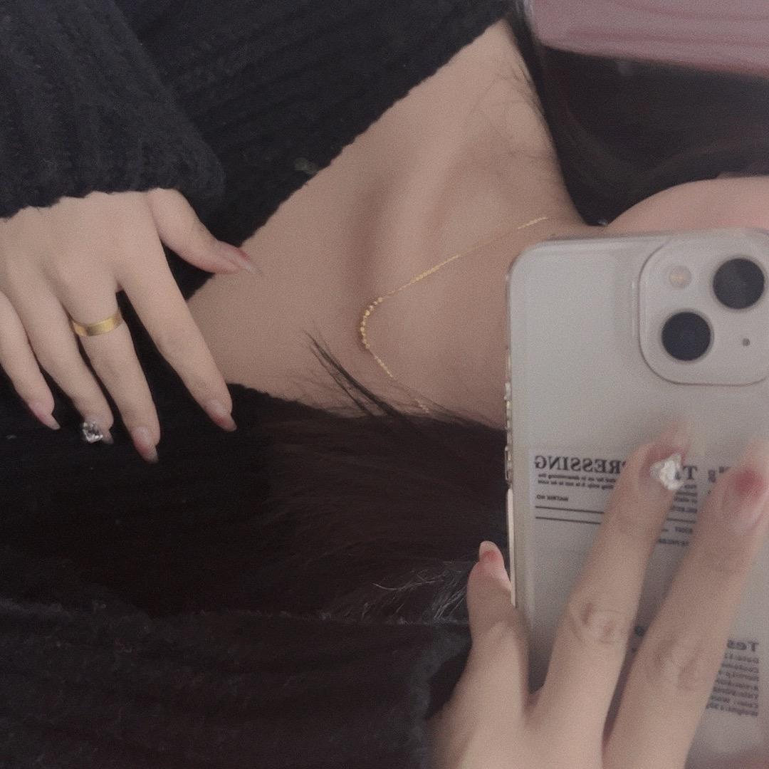 W•