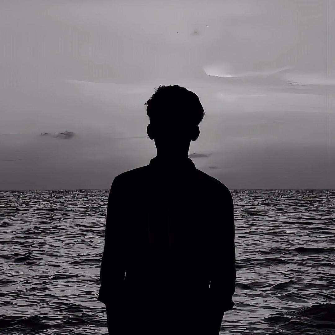 吹海风.