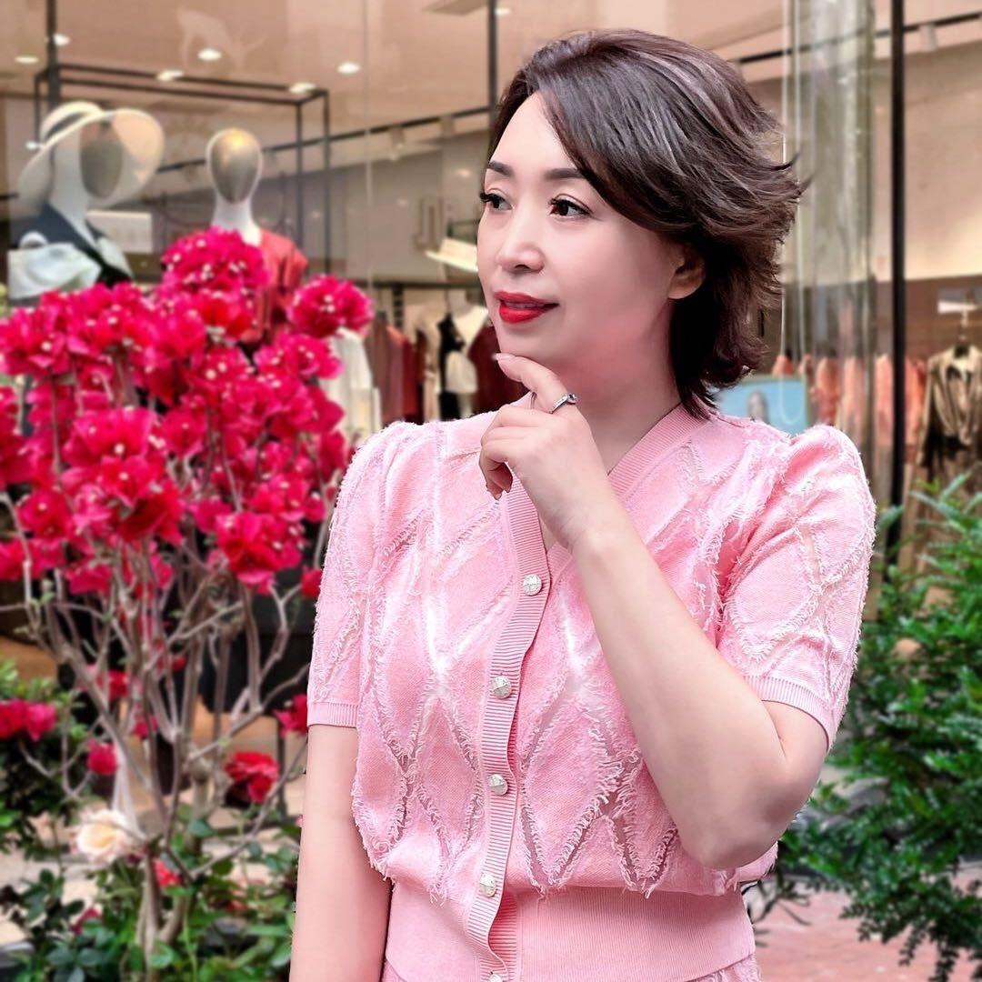 富顺私人空间鞋服店