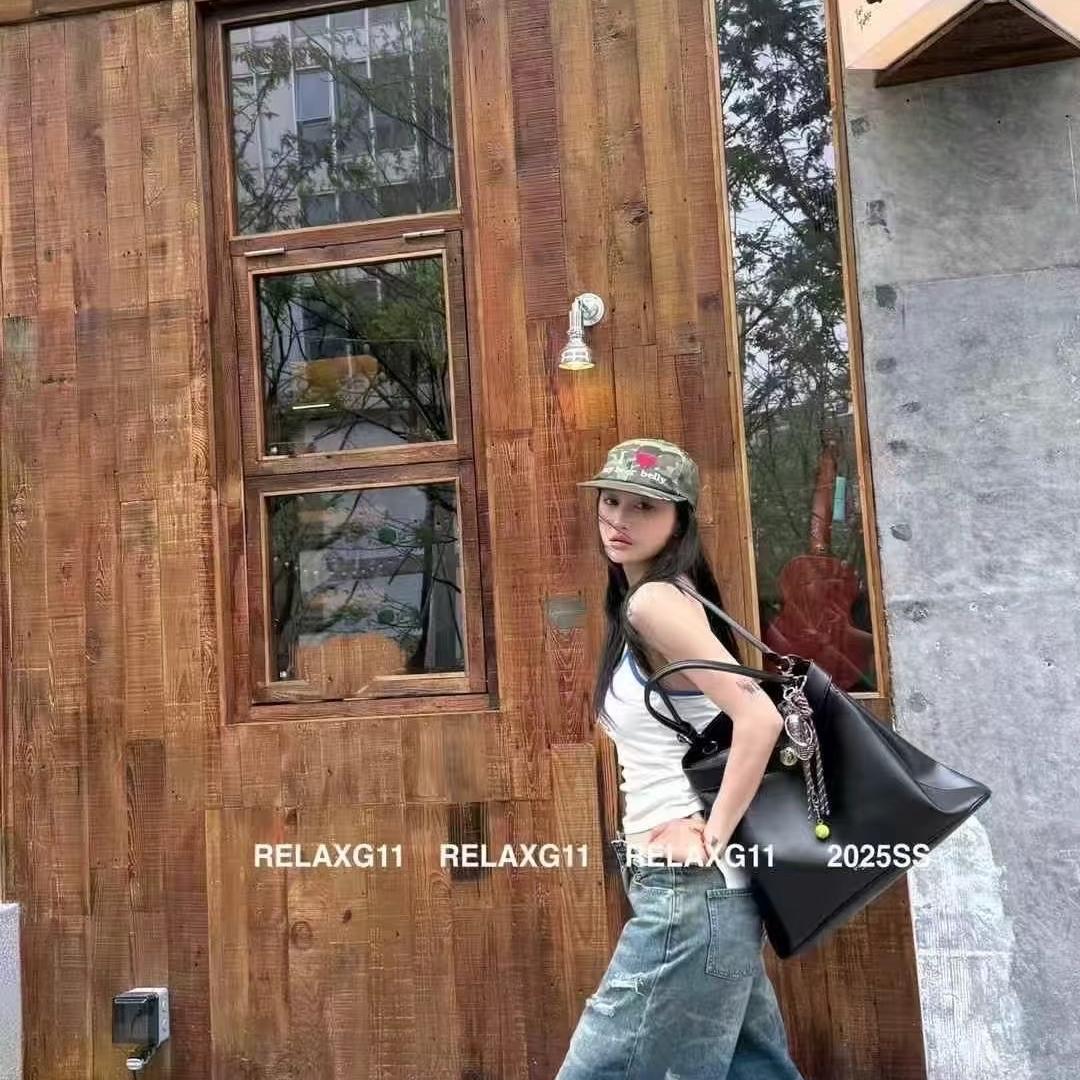 屿屿女装店