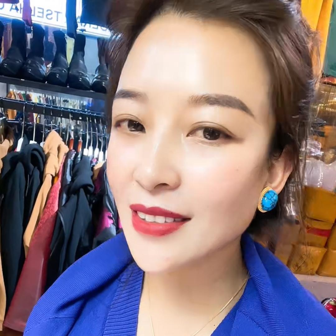 独古啦服装批发店