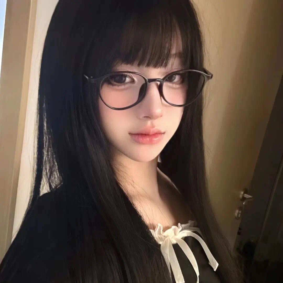 Yvonne_