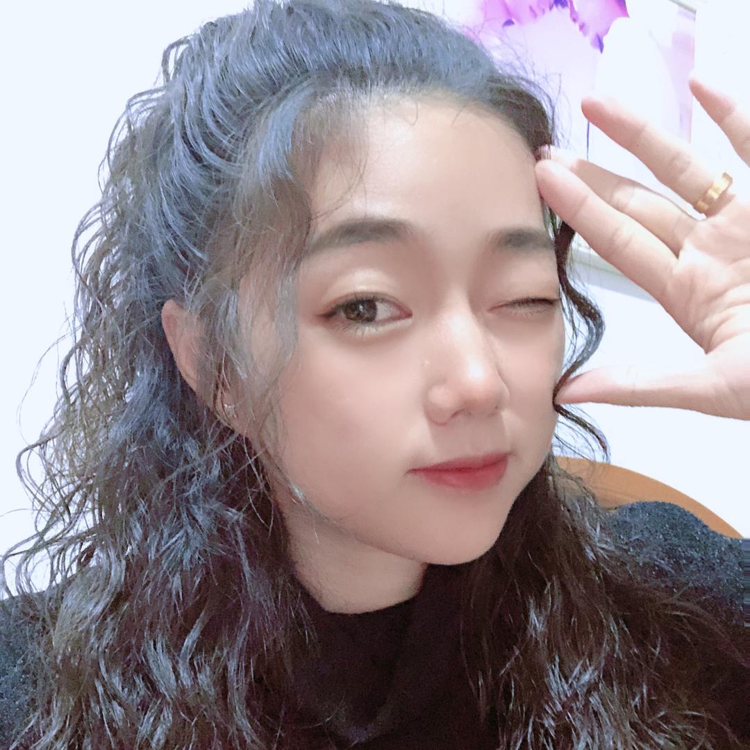 芳芳吖