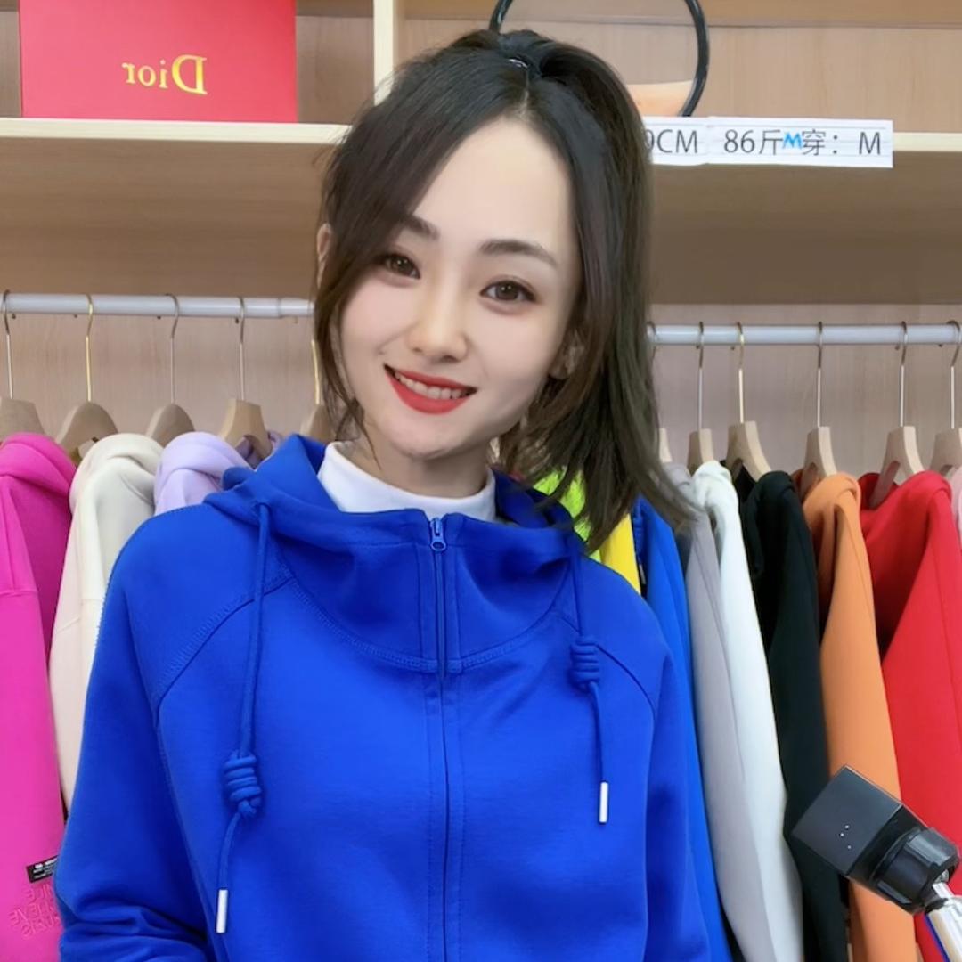 即墨区衣品千变服饰店
