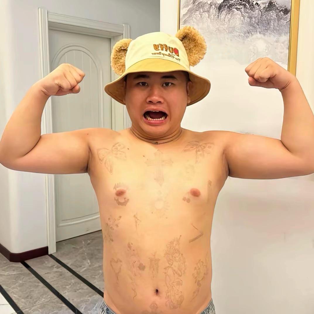 扶老奶奶闯红灯