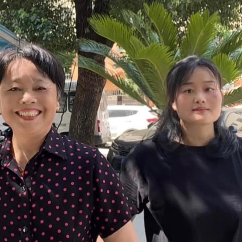 屈姊妹
