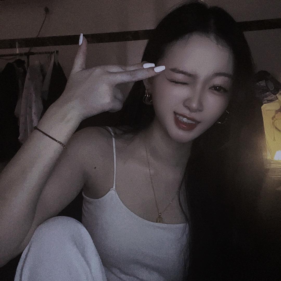 丫头🫅🏻