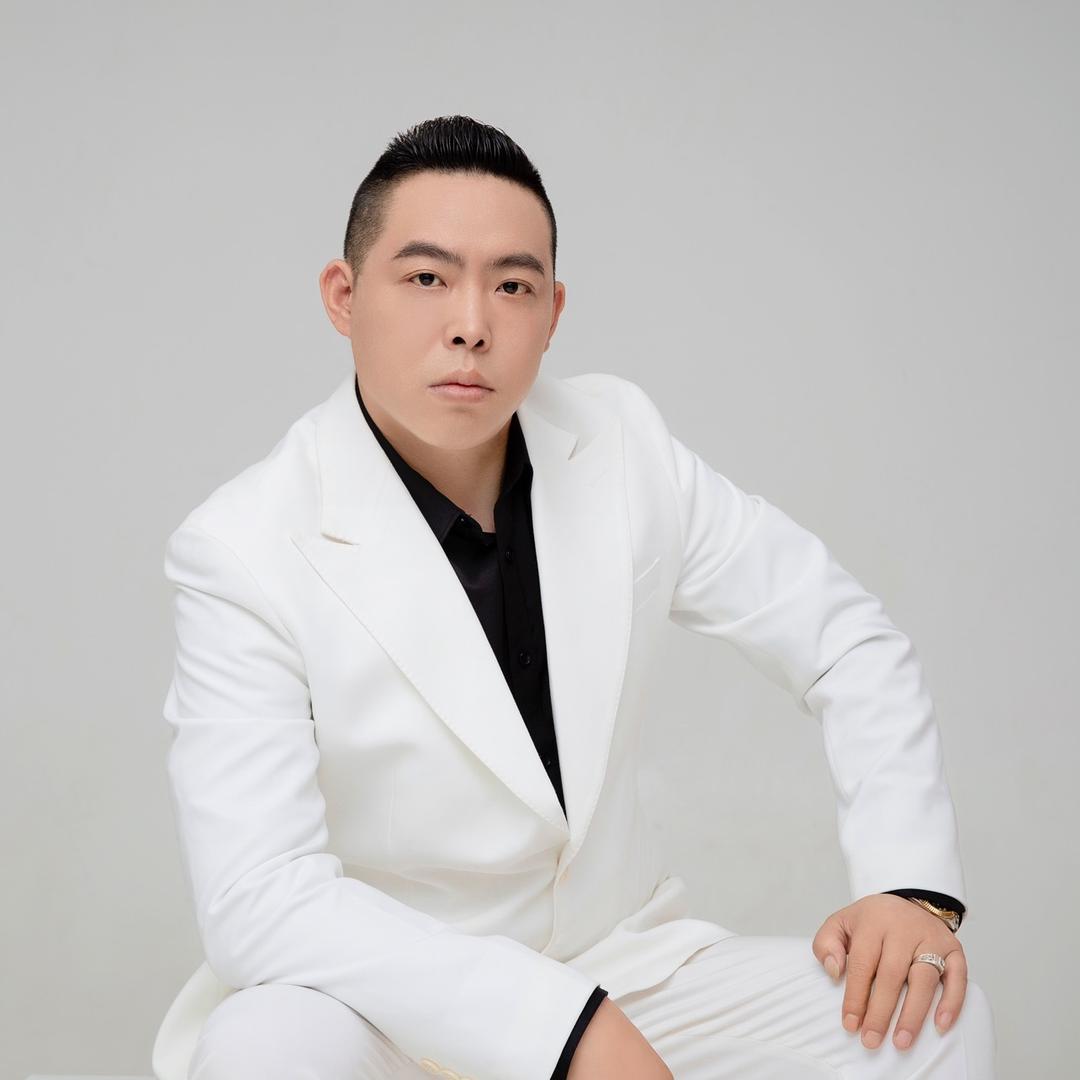 狂野帅哥