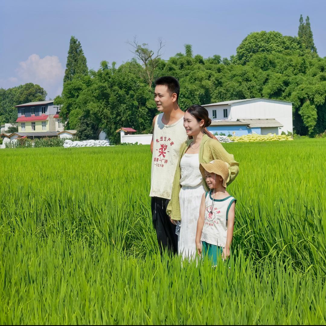 秋雨和森哥（小院改造中）