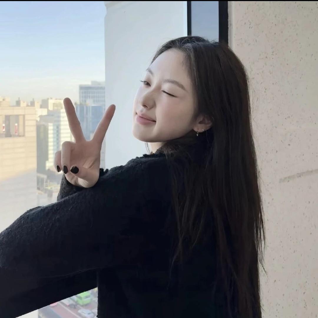 王妞妞.