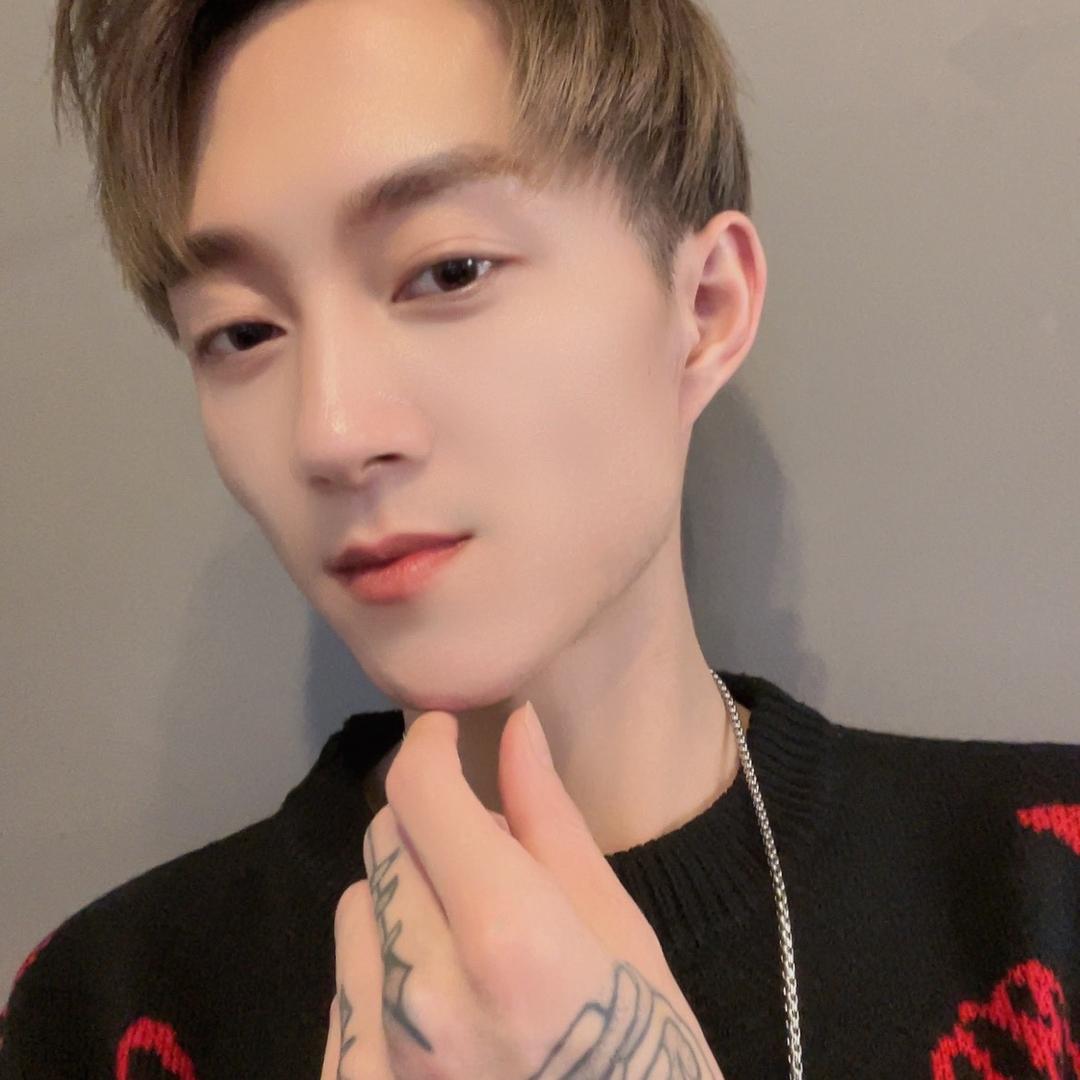 哈尔滨烫发王子·泽希