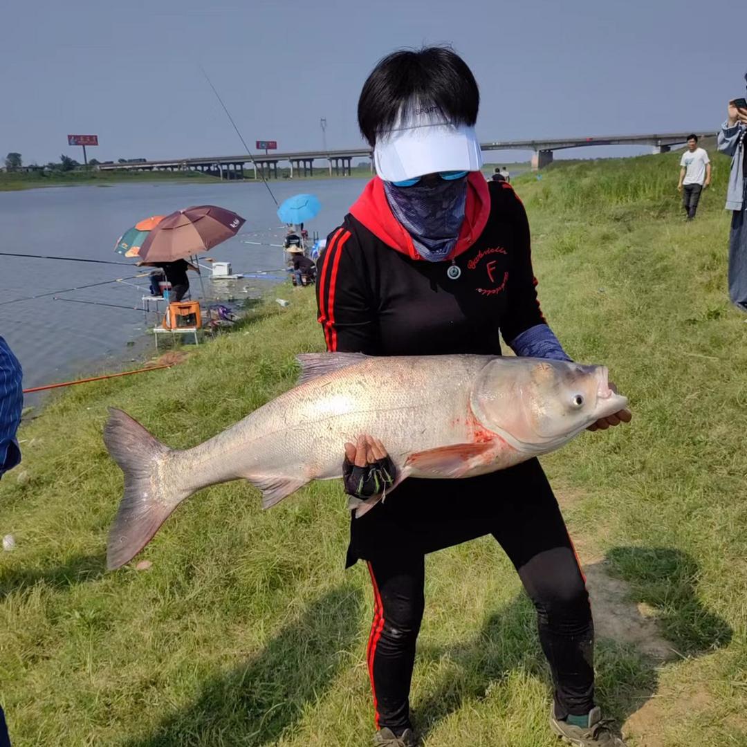 满姐爱钓鱼