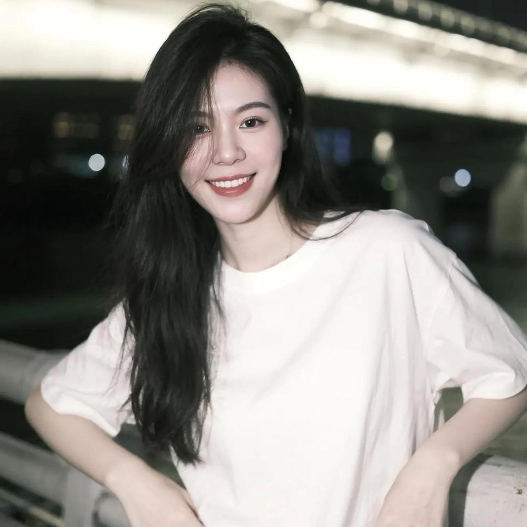 请叫我黄小姐