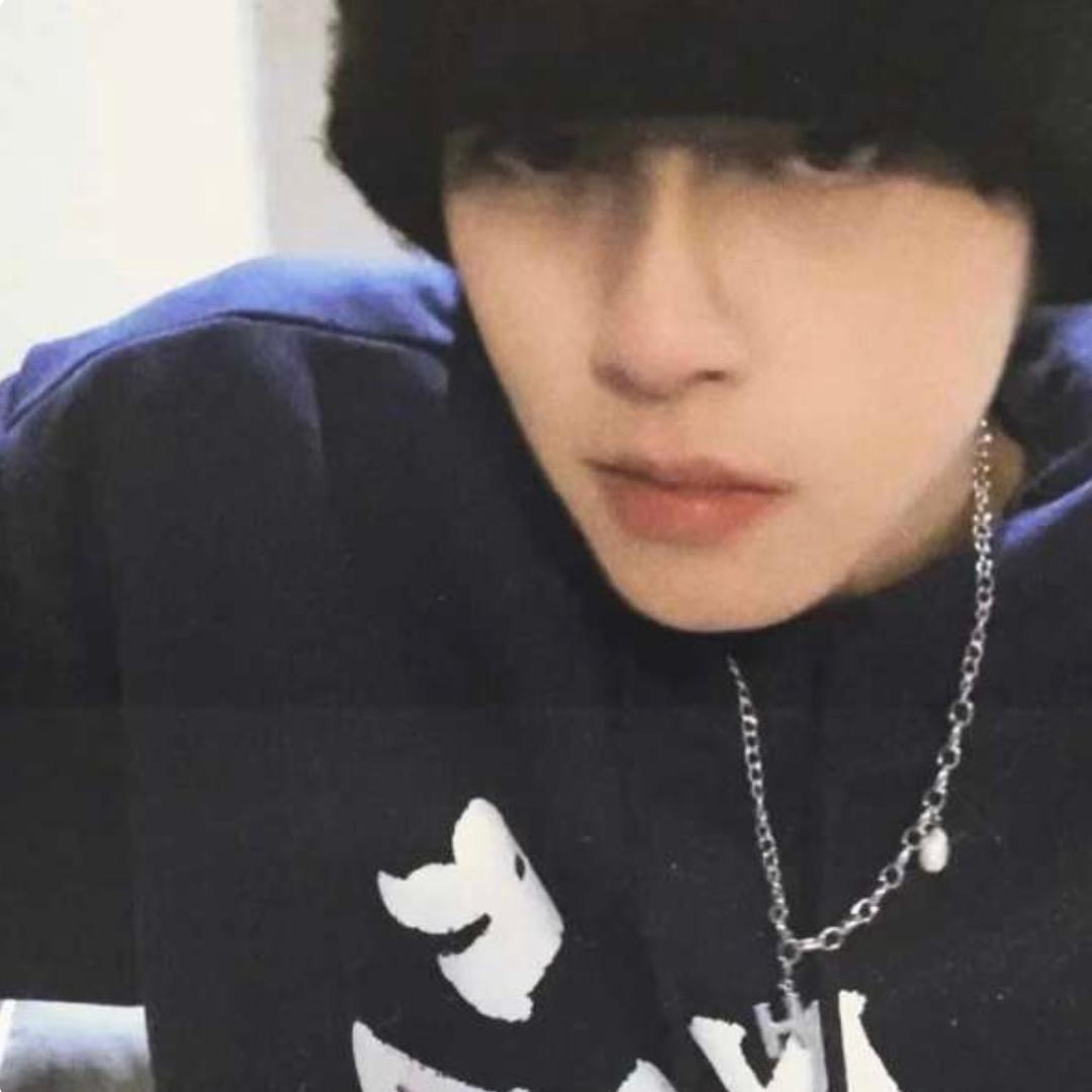李