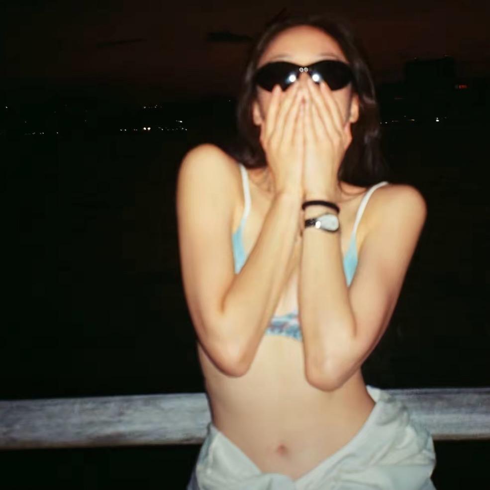 美女洗头用飘柔